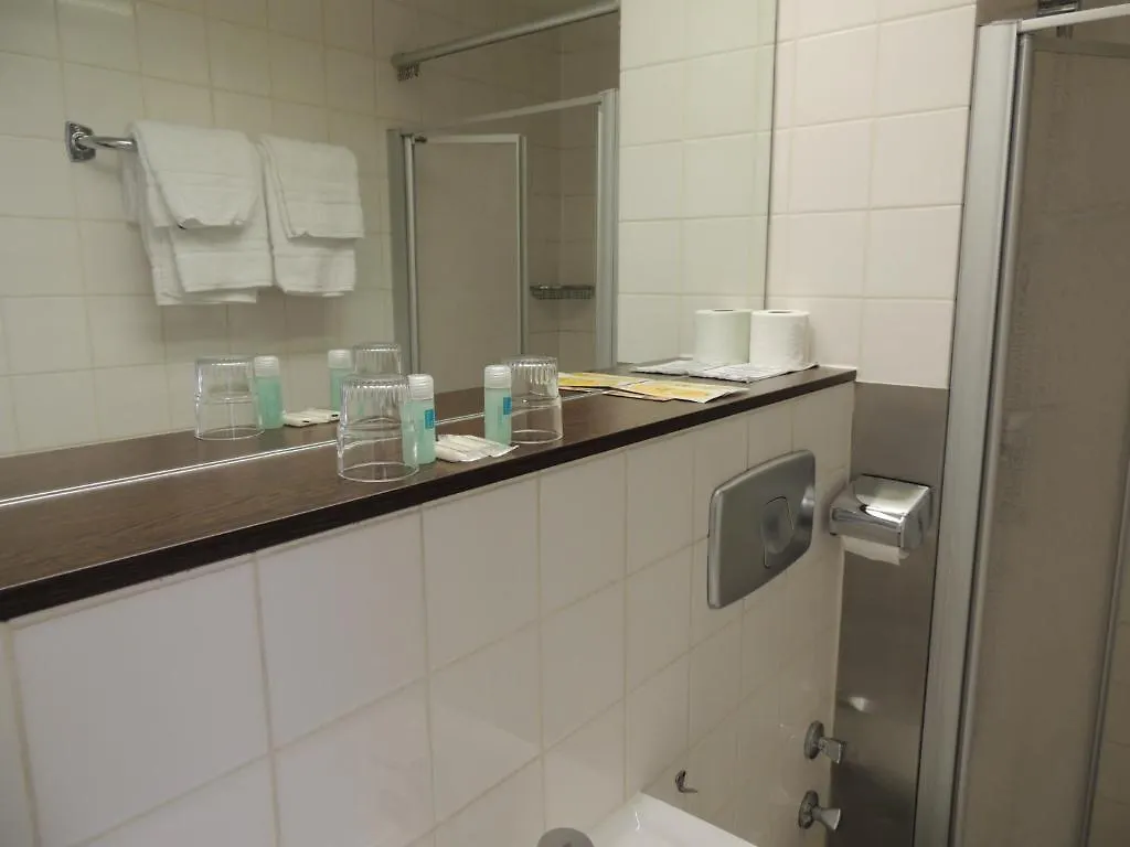 Aaa Budget Hotel Colonia Germania