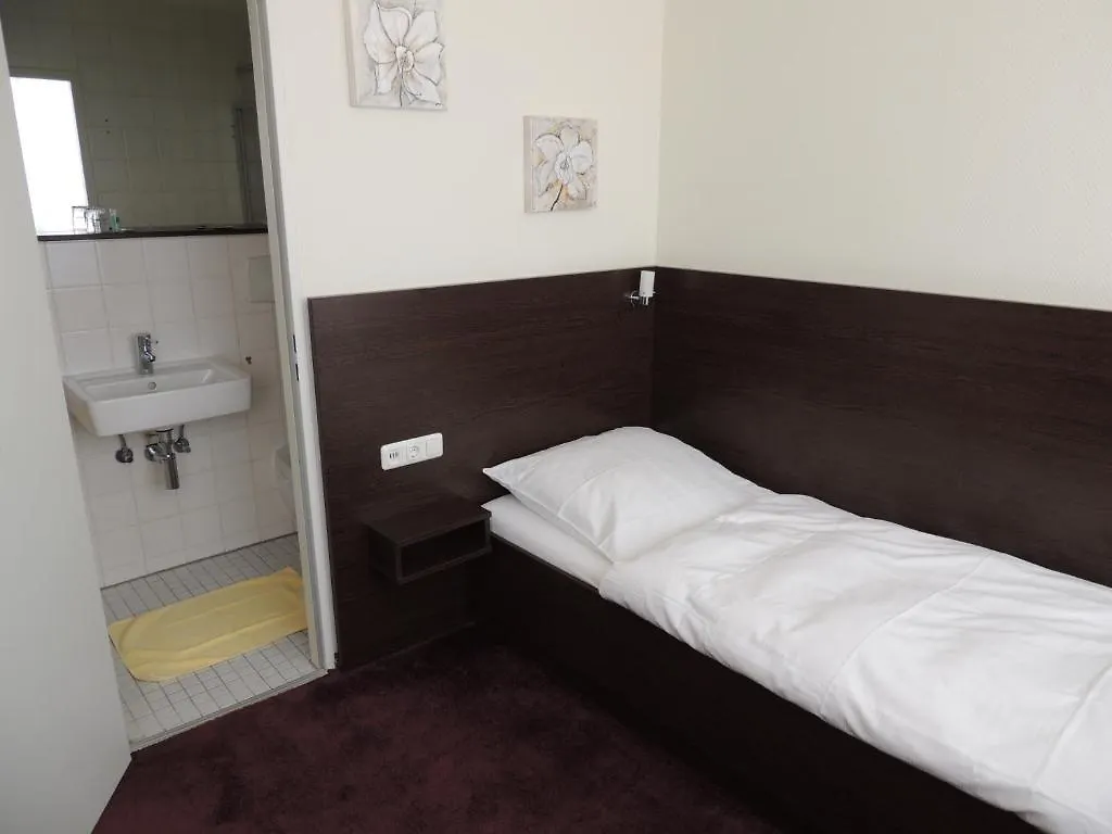 Aaa Budget Hotel Colonia