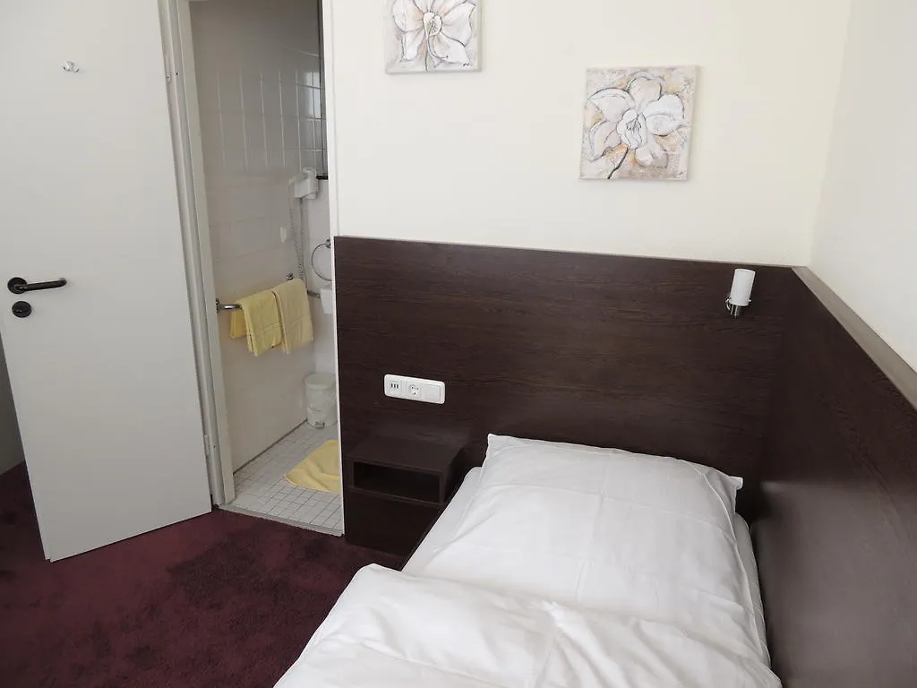 ***  Aaa Budget Hotel Colonia Germania