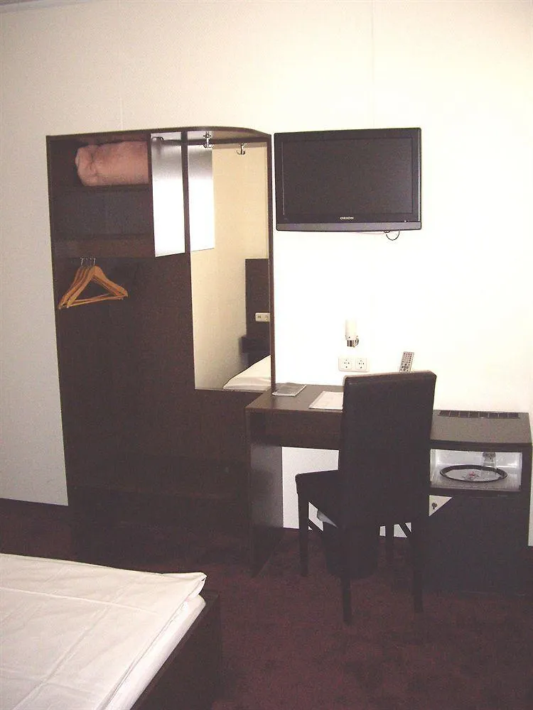 Aaa Budget Hotel Cologne