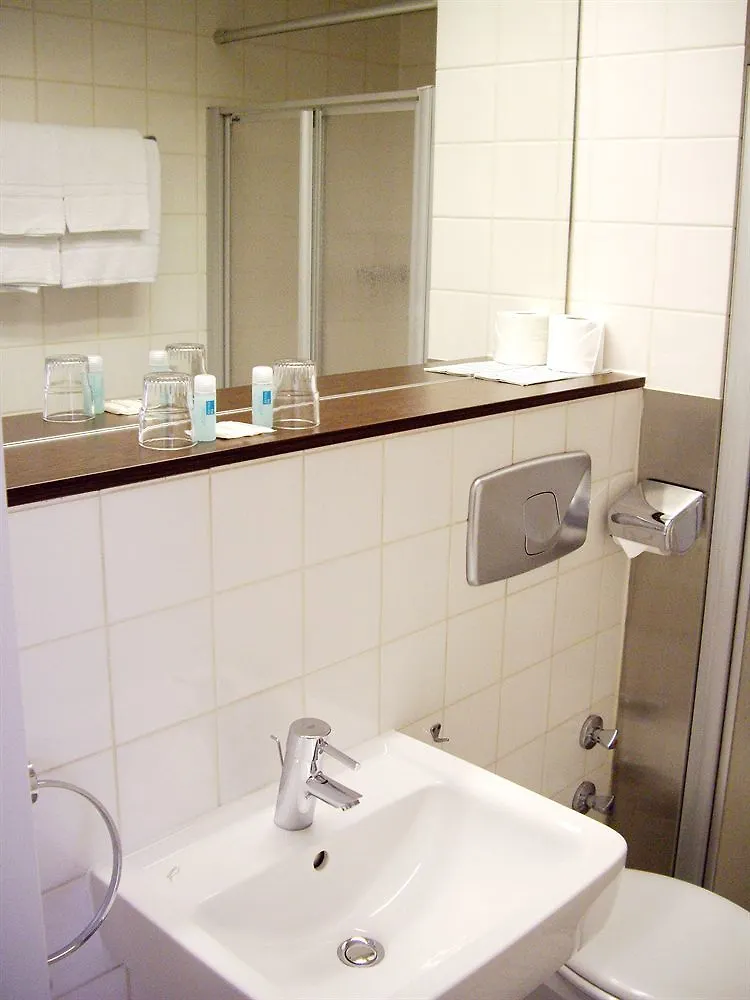 Aaa Budget Hotel Cologne 3*,