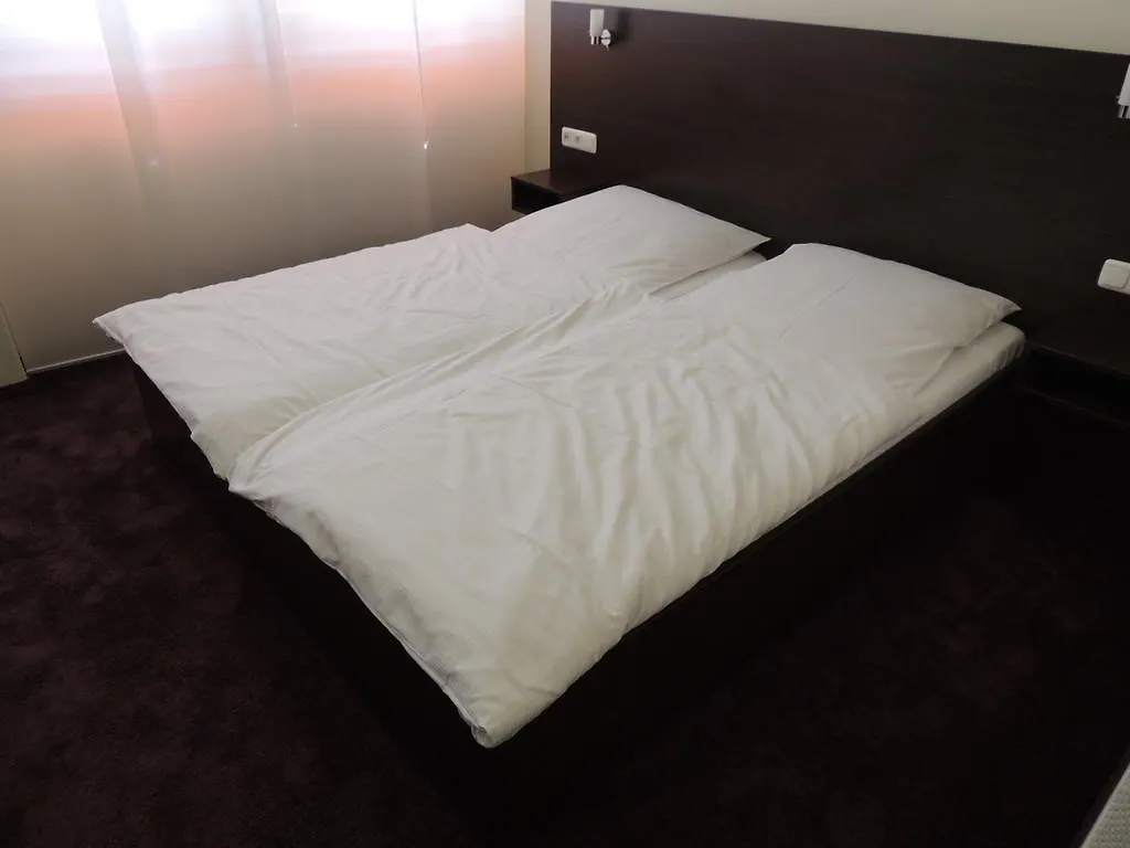 Aaa Budget Hotel Cologne Germany